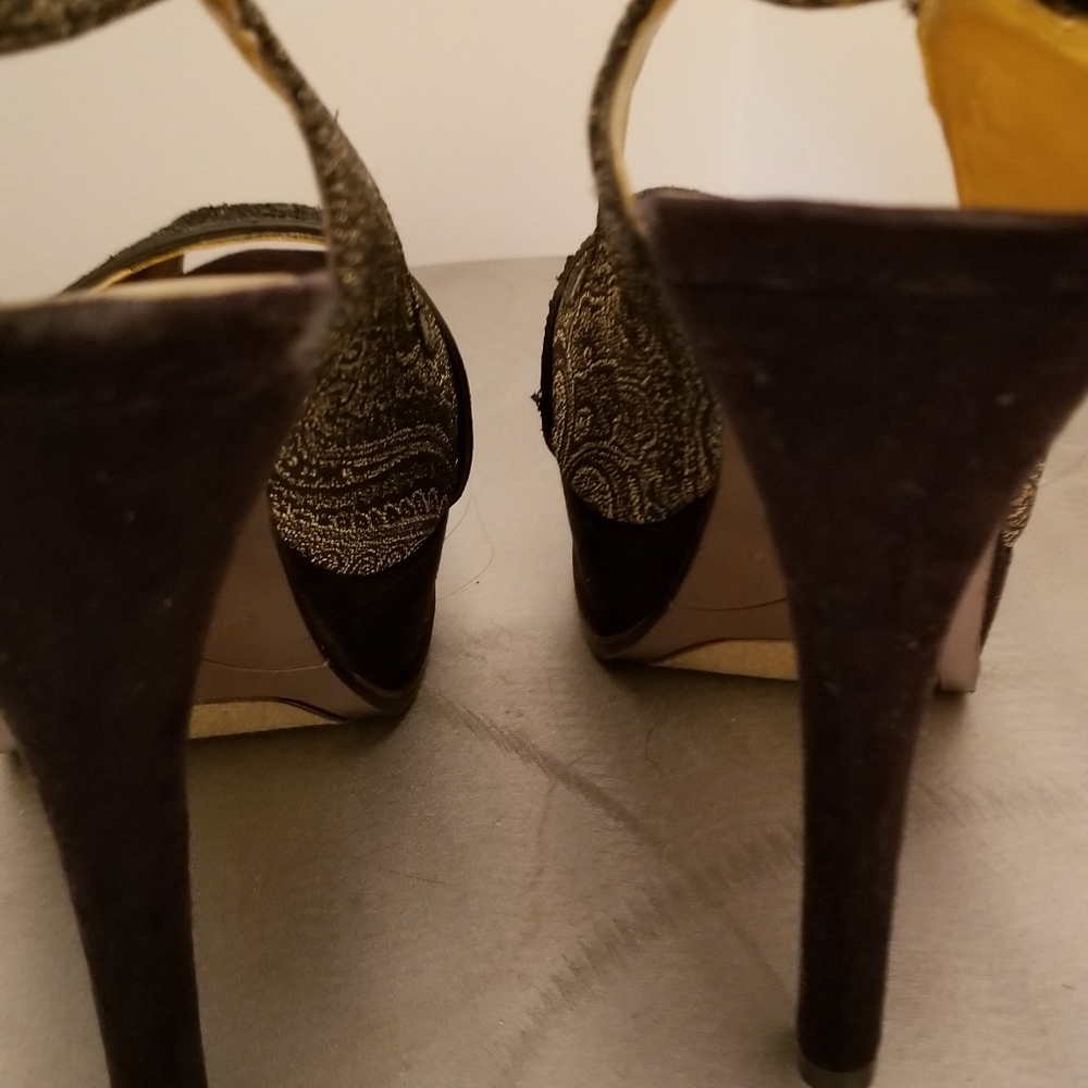 Sandals - Picture 3 of 4